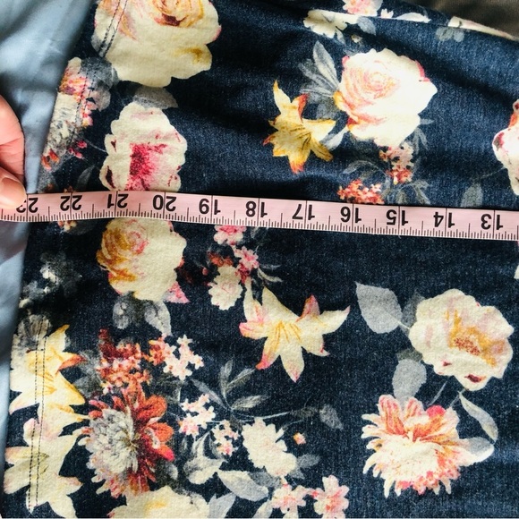 Blu Pepper Floral Bell Sleeve Open Tie Back Top - Picture 5 of 9